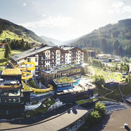 Almhof Family Und Wellness Resort Gerlos Exteriör bild