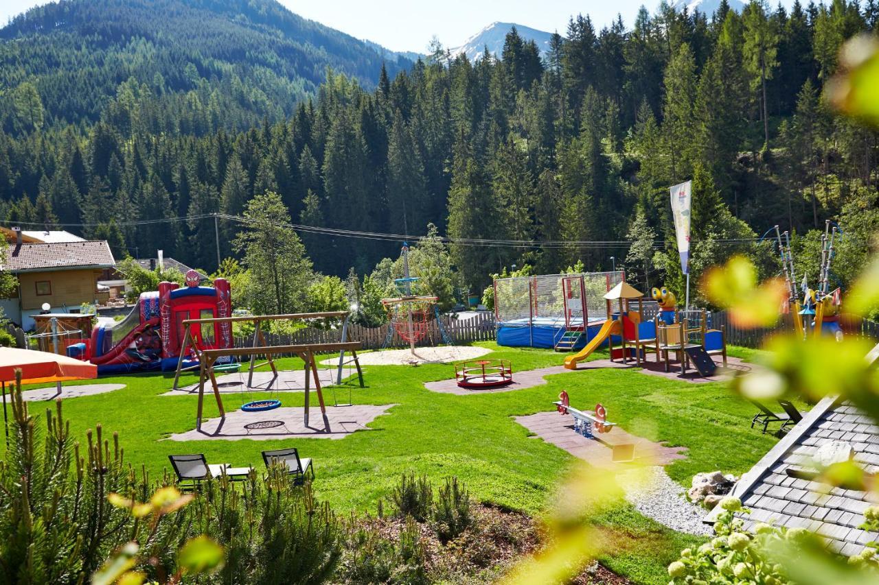 Almhof Family Und Wellness Resort Gerlos Exteriör bild